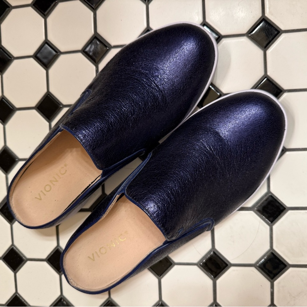 Vionic Women's Iridescent Midnight Blue Mules